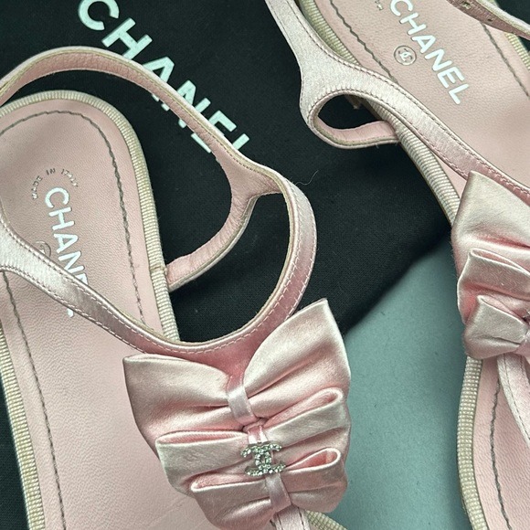Used Authentic Chanel Pink Satin Bow Ballet Flats with Crystal CC Chanel logo - Picture 4 of 6